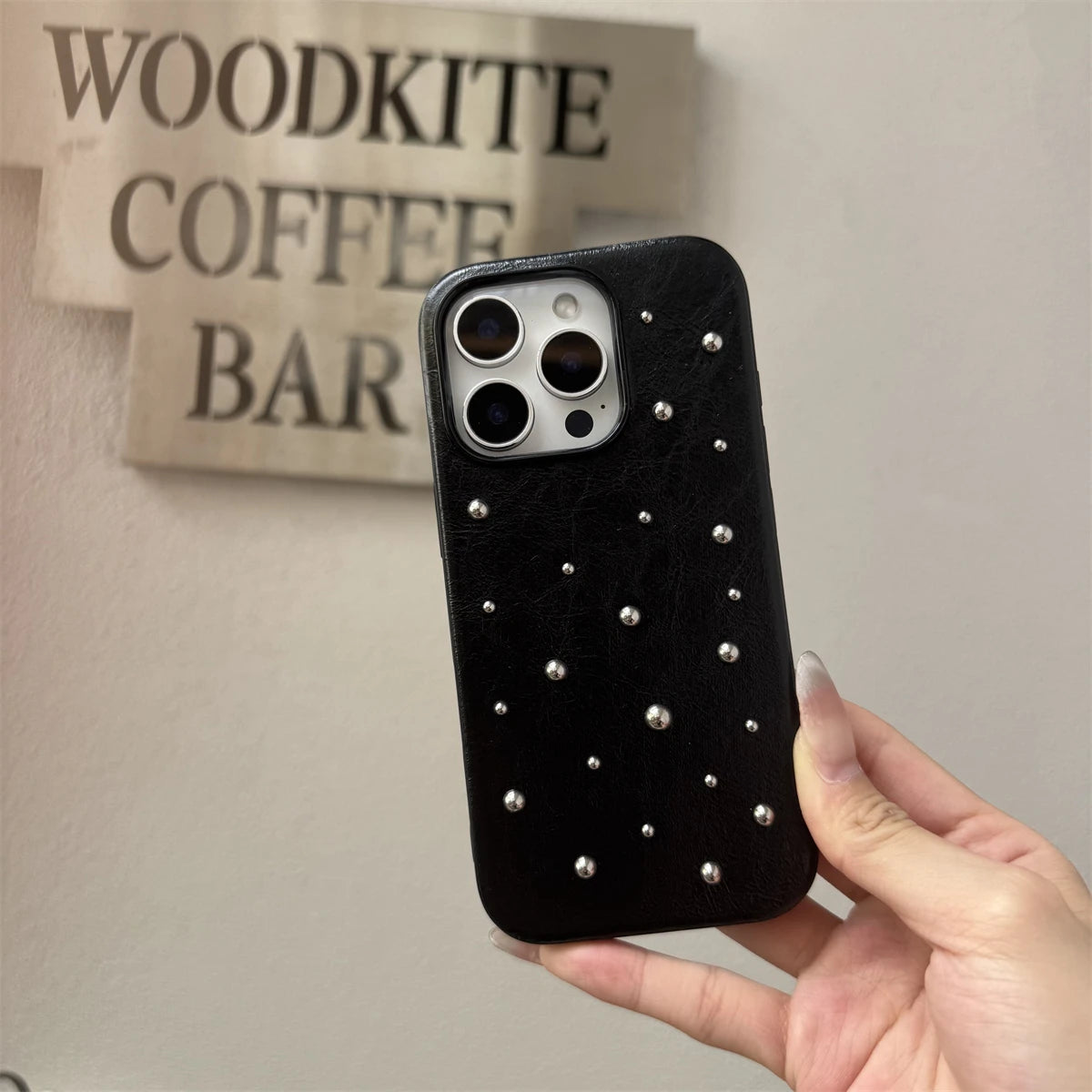 Luxus Nieten Lederhülle für iPhone 17 Rückseite Hart