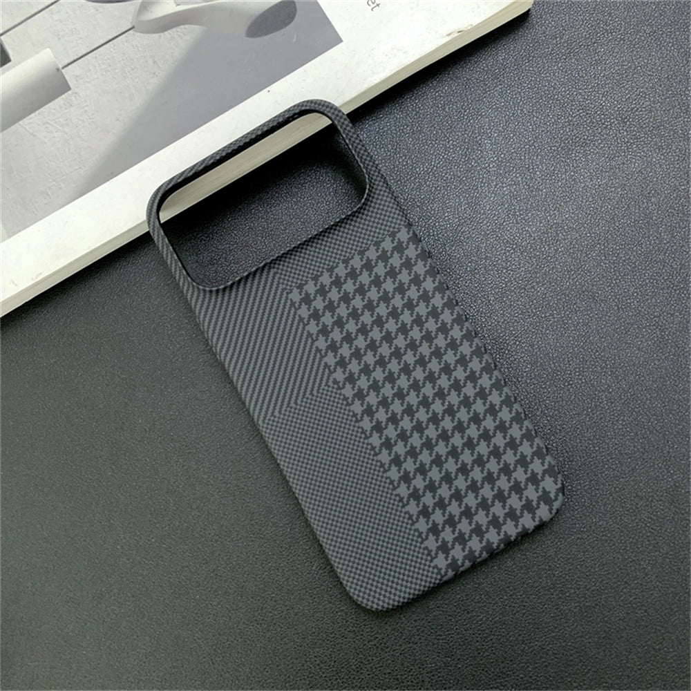 Matte Kohlefaser Hülle mit Karomuster und Bumper