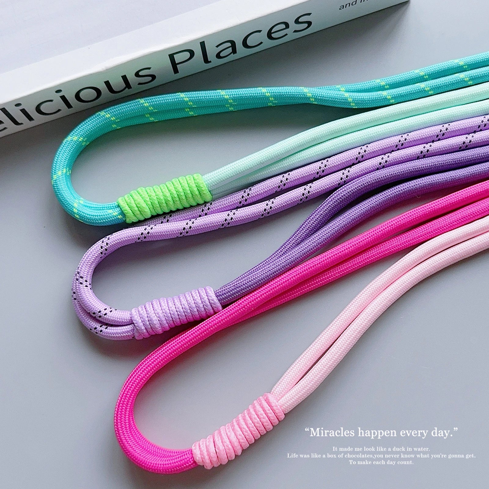 Verstellbares Leder-Handy-Lanyard mit Perlen