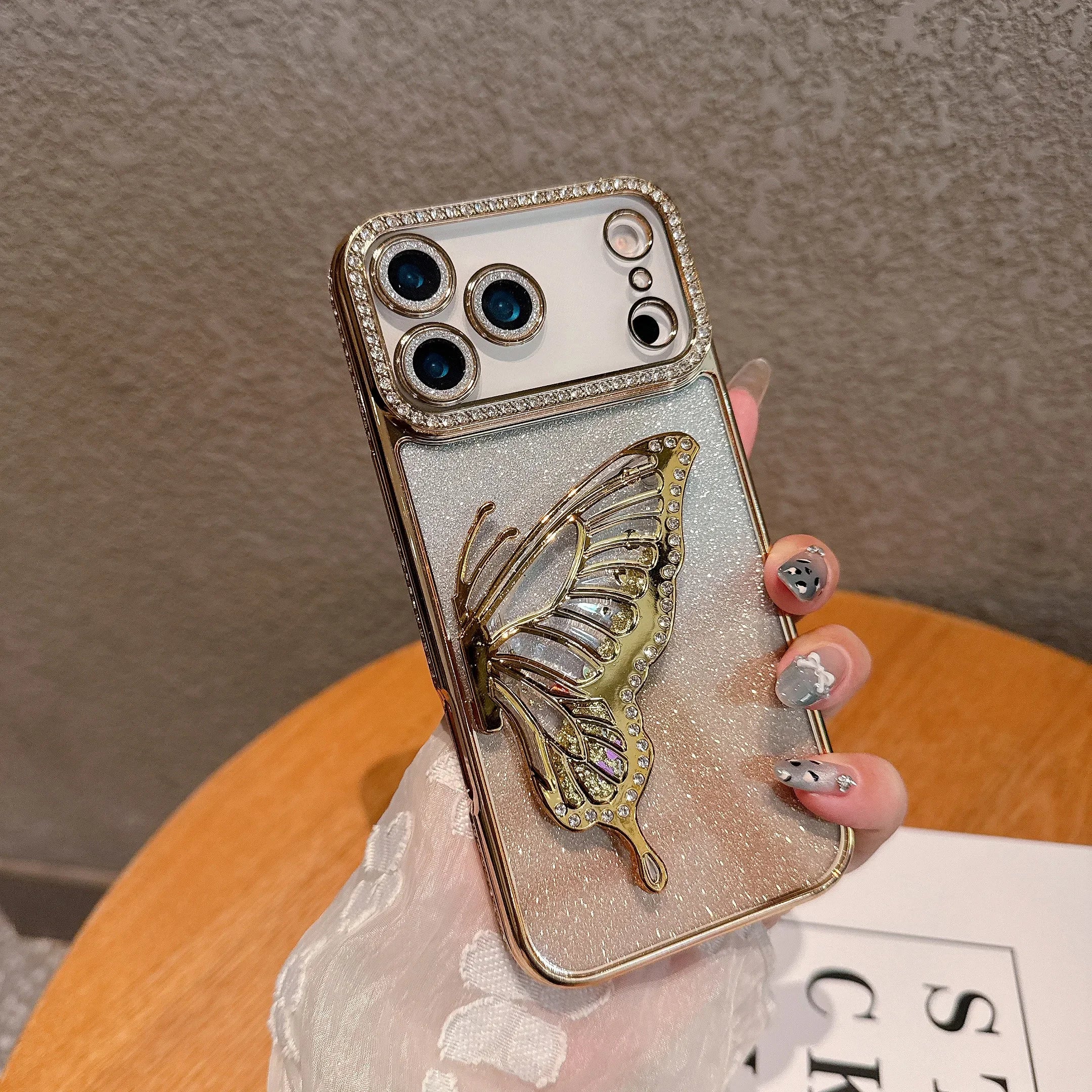Glitzernde Schmetterling-Hülle für iPhone 17