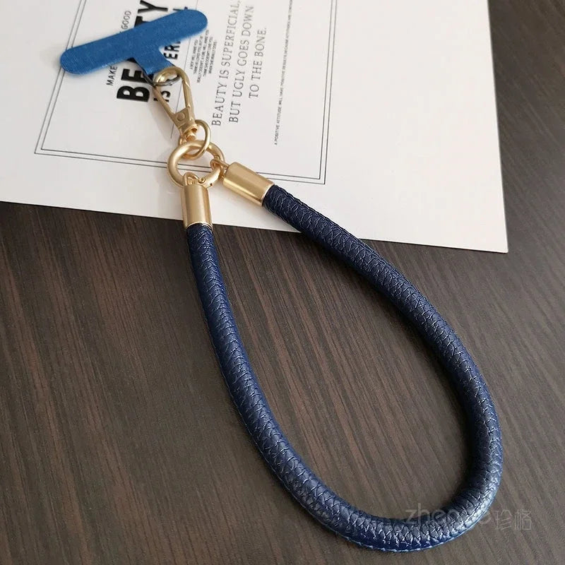Leder-Handyband mit Clip – Stylisches Lanyard für alle