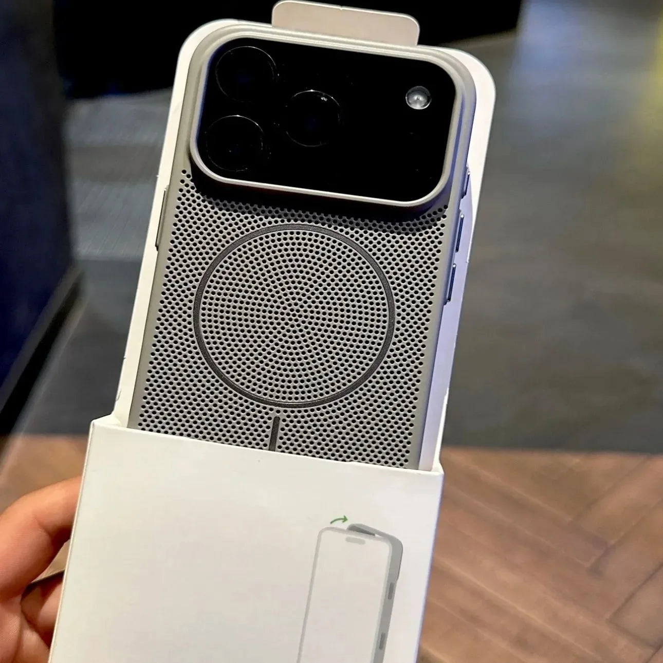 Luxus Kühl-Hardcase Magnetische Ladehülle