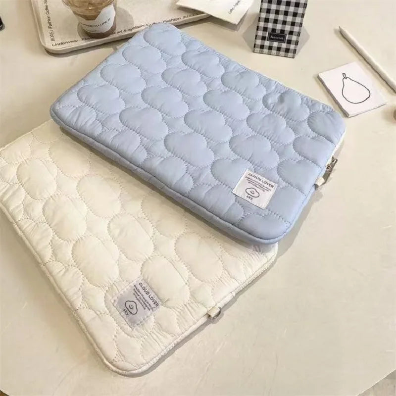 Süße Wolken Laptop- und Tablet-Hülle